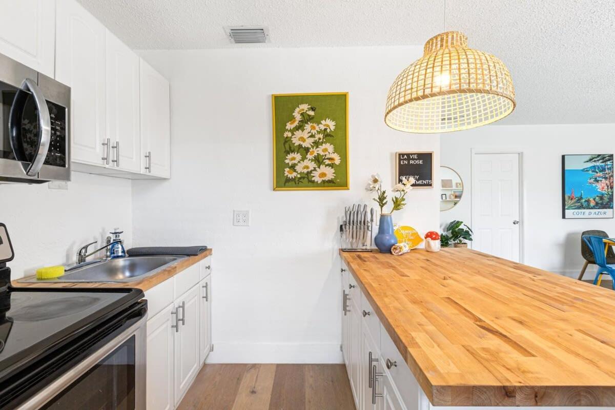 Lovely 2 Bedroom Condo In Sailboat Bend Fort Lauderdale Exterior photo